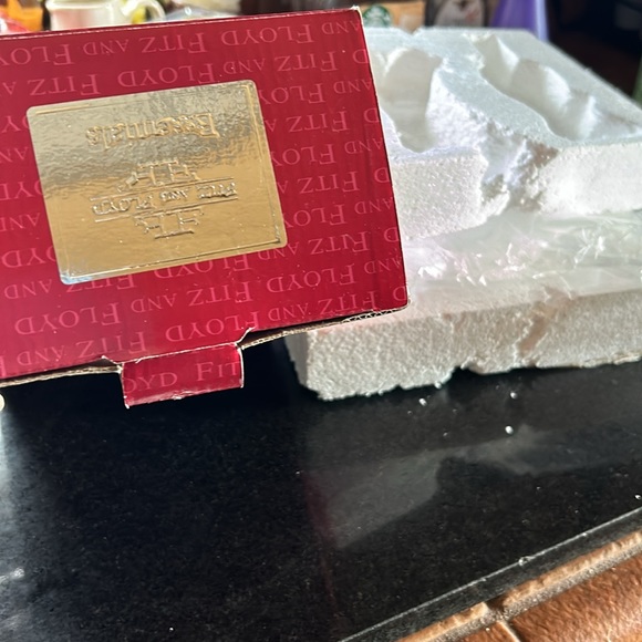 Fitz and Floyd Ginger Bread Salt & Pepper Shakers - Picture 7 of 8